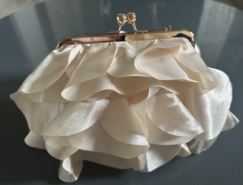 Petal clutch bag cream gold - clutch,
